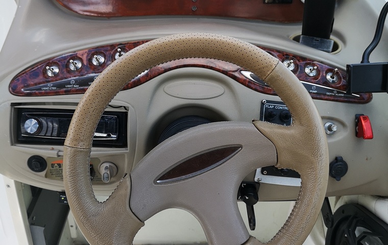 Maxum 2400 (2001)