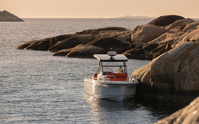 Nimbus Tender 8