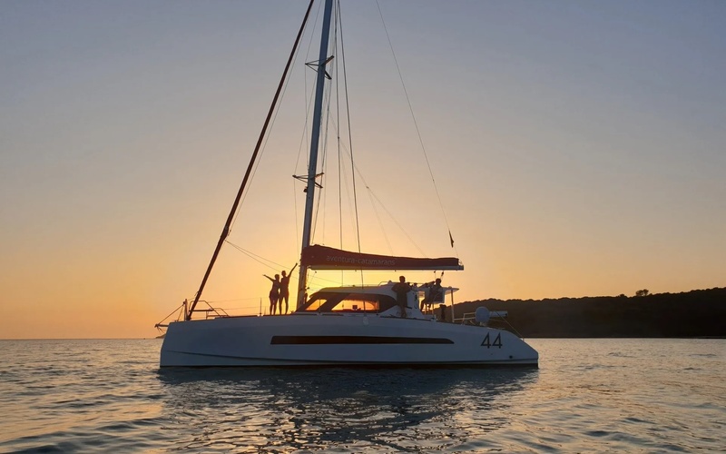 Aventura 44