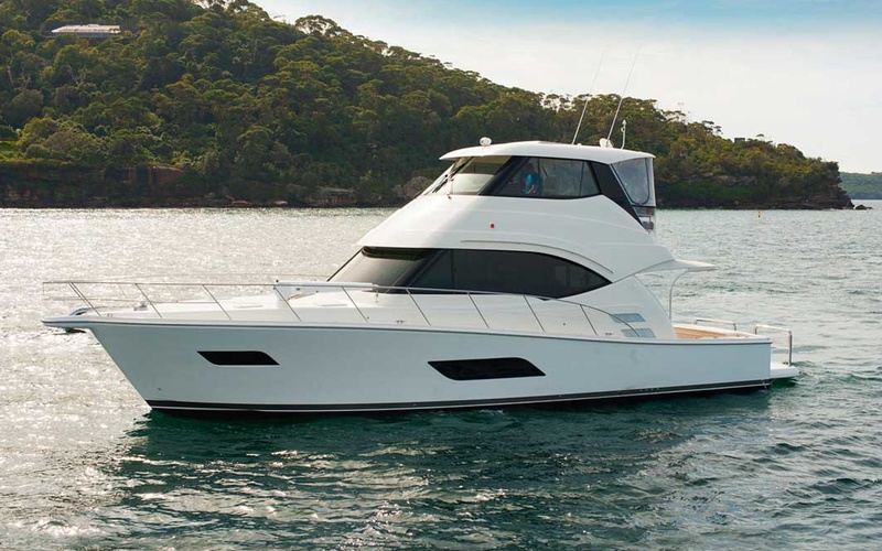 Riviera 52 Enclosed Flybridge