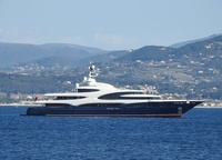  If you add up to €1,000,000, you can take another, more luxurious and new Oceanco from «under» Vladimir Potanin - 88.5-meter Barbara, again, Oceanco. The timeless exterior was created by the same Sorggiovanni. Elevator, cinema, Jacuzzi, gym... A complete set for a happy life! Exquisite designs - the skin of frogs and fugue fish or the horn of an Asian buffalo as interior decoration materials.