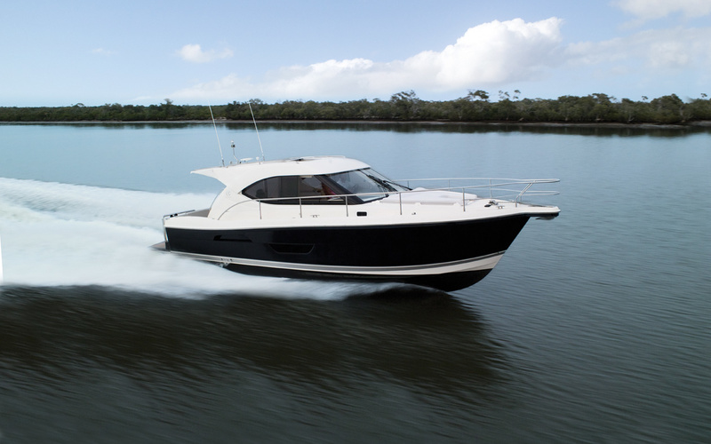 Riviera 3600 Sport Yacht