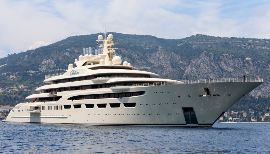 Самая вместительная яхта планеты Dilbar предназначена для размещения 36 гостей.