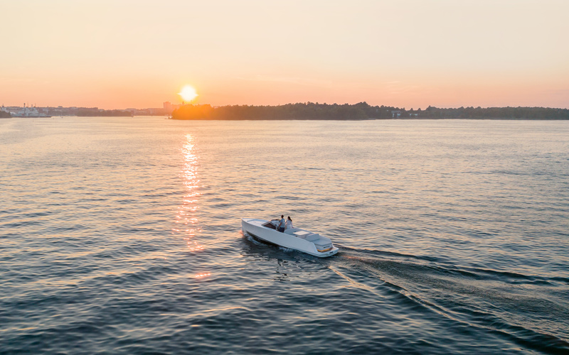 Q Yachts Q30 eLimo