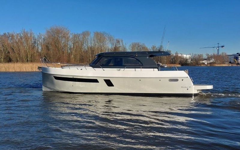 Maxima 37