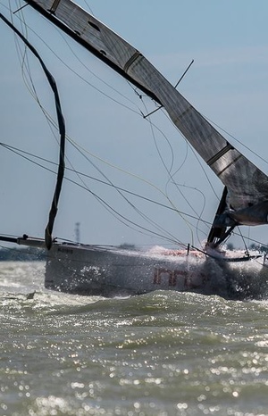 How the mast breaks