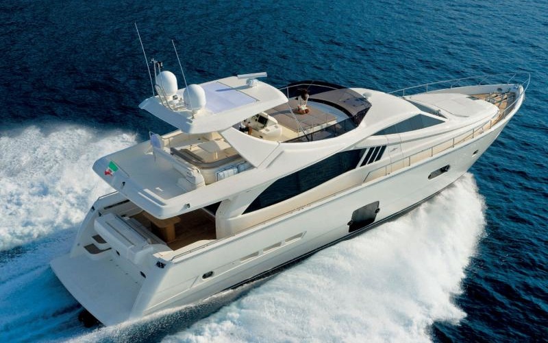 Ferretti 750