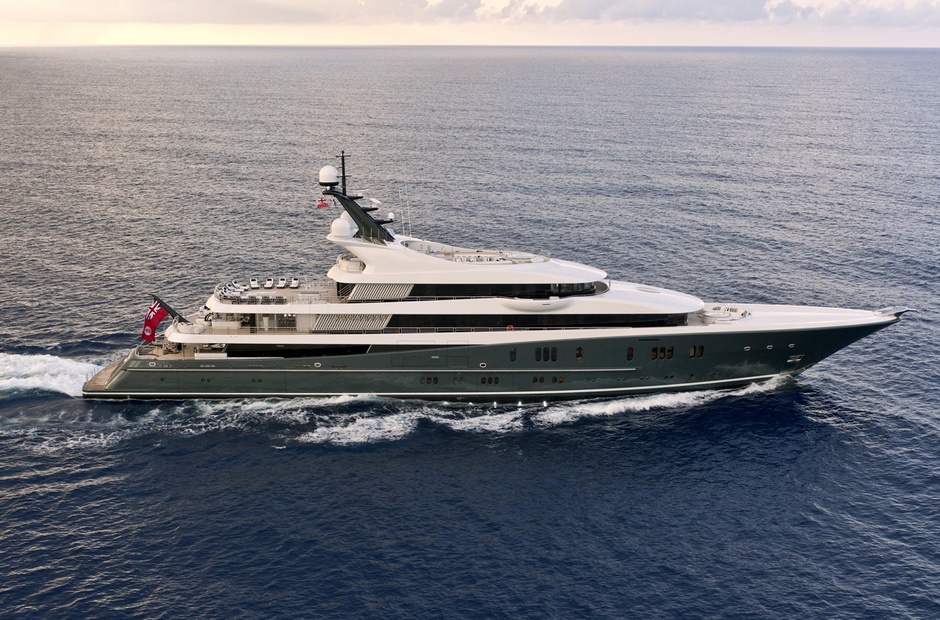 Lurssen Phoenix 2