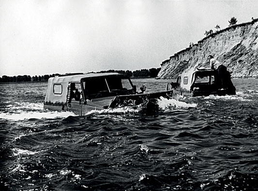 The developers received government awards for the creation of UAZ-3907 "Jaguar" military amphibian. The vehicle had a speed of 8 - 10 km/h in water, and on land it was not inferior in cross-country ability to the usual "oazik".