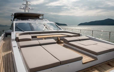 Azimut Long Live