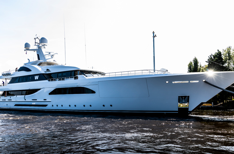 Feadship W