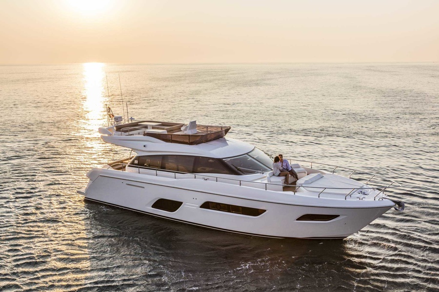 Ferretti 550