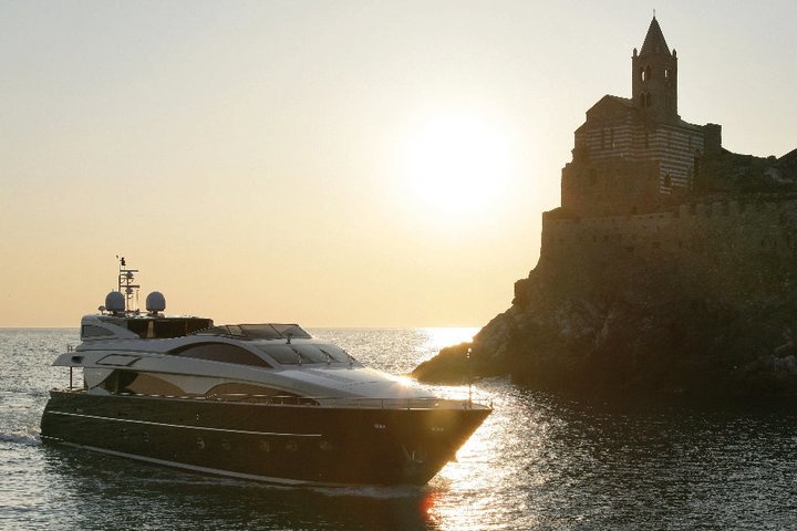 Riva 115' Athena