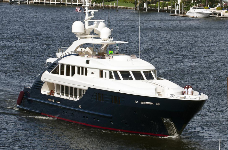 ISA Yachts Ledra