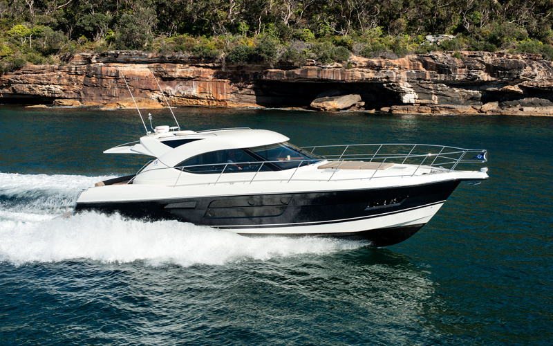 Riviera 5000 Sport Yacht