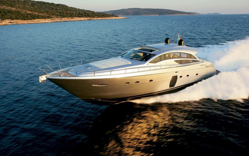 Pershing 72