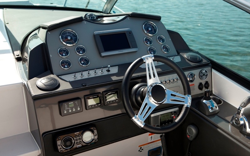 Four Winns V305