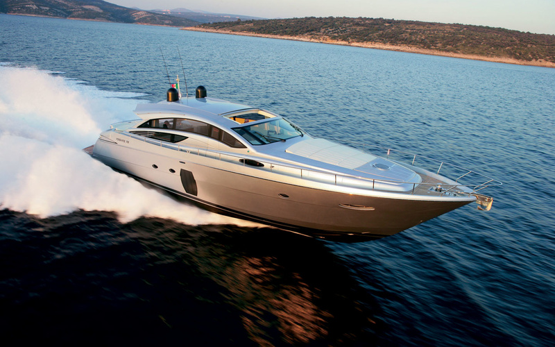 Pershing 72