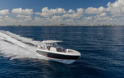 Intrepid  345 Nomad SE