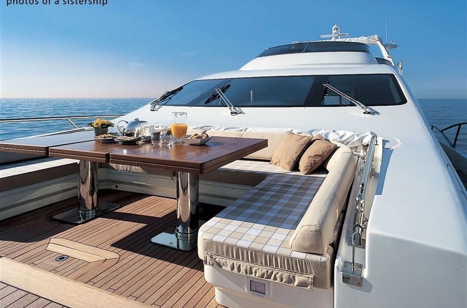 Azimut Crystal
