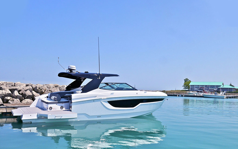 Cruisers Yachts 38 GLS I/O