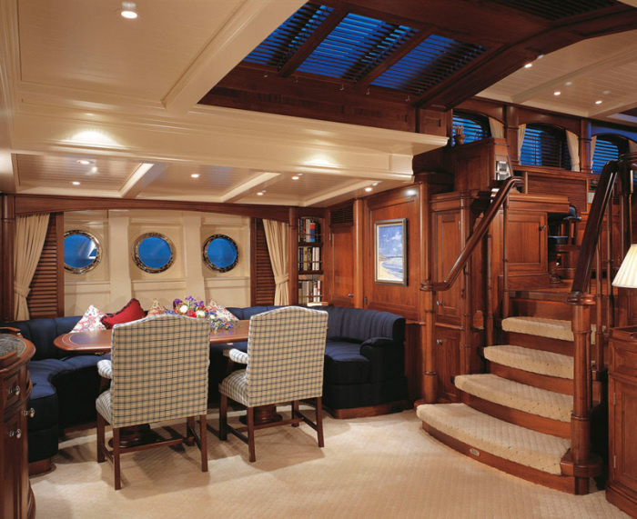 Alloy Yachts Huckleberry