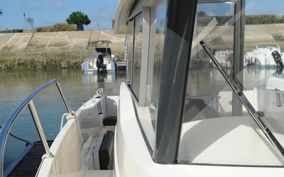 Parker 660 Pilothouse