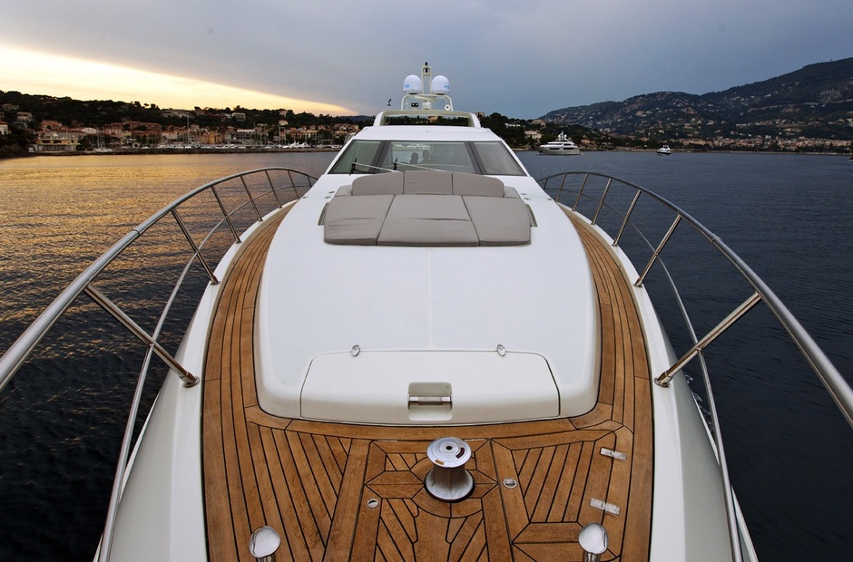 Azimut Nami