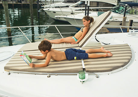 Cruisers Yachts 420 Sports Coupe