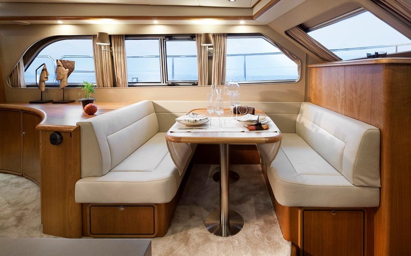 Linssen 500 AC Wheelhouse