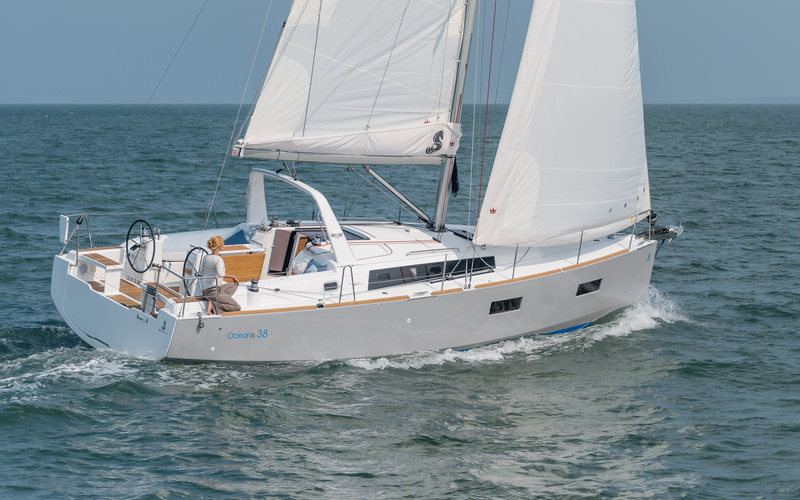 Beneteau Oceanis 38