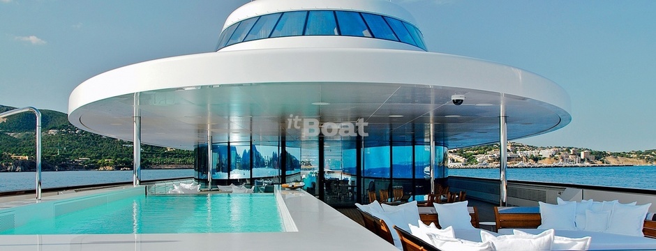 Glass thickness of motor yacht "A" - 44 mm. They can withstand a grenade explosion