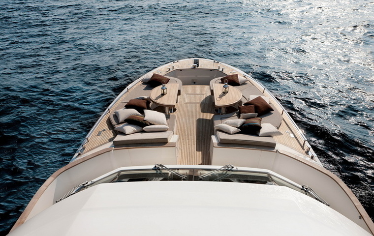 Monte Carlo Yachts 76 (2013)