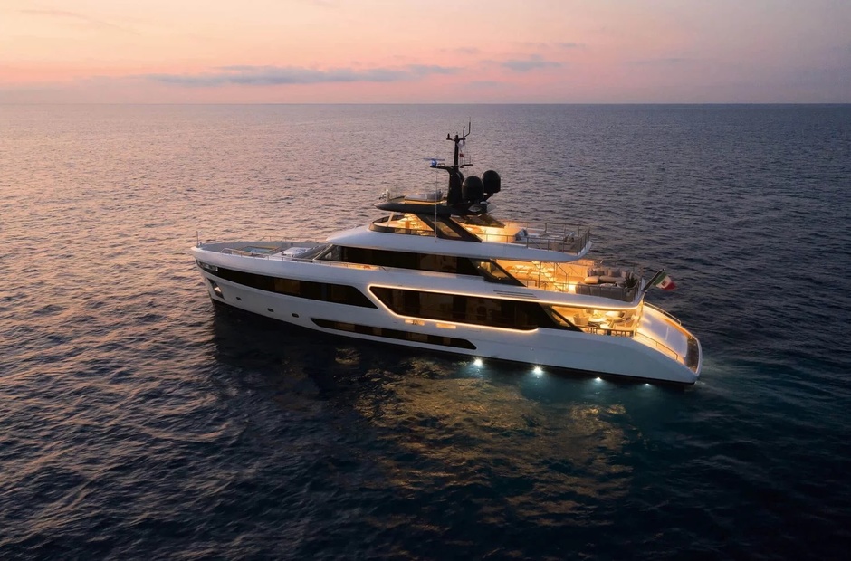 Benetti Alluria