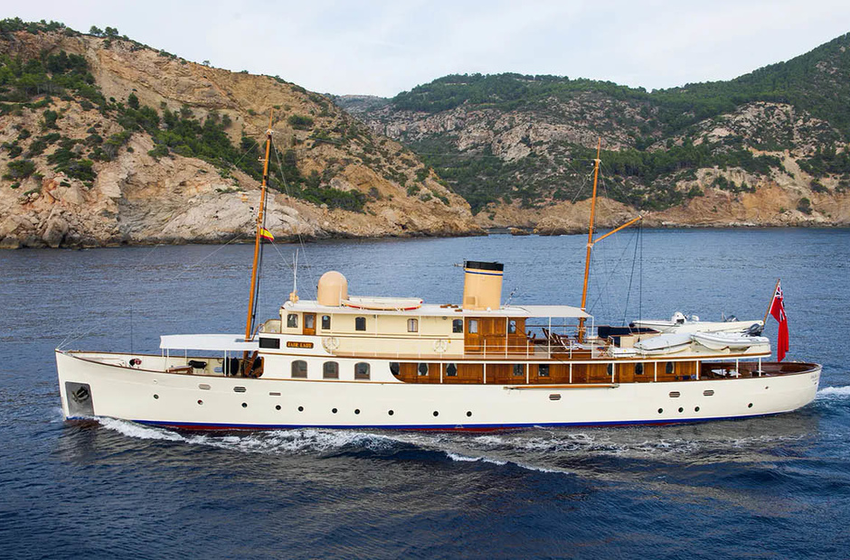 Camper & Nicholsons  Fair Lady