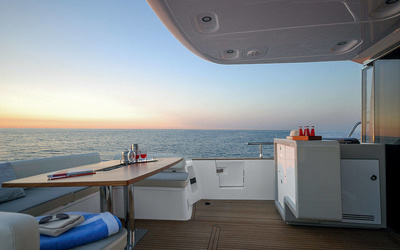 Azimut Magellano 53