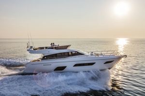 Ferretti 550