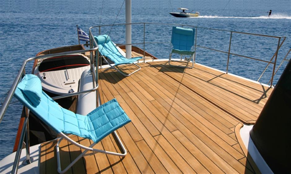 Custom Boats Dauntless