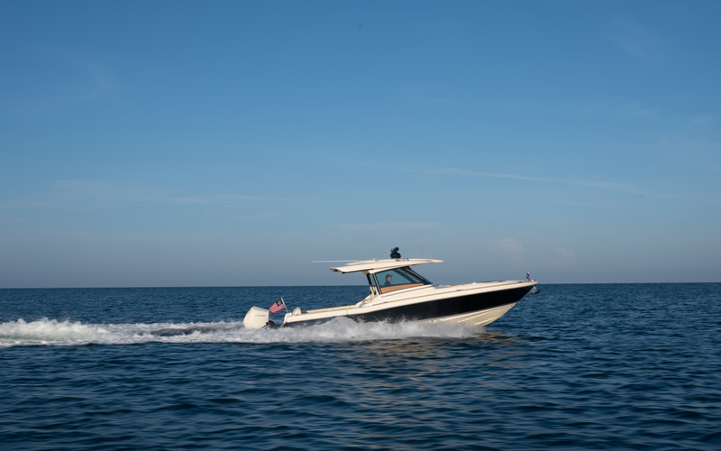 Chris-Craft Calypso 35