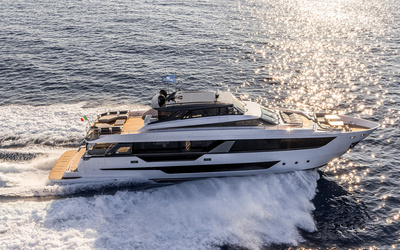 Ferretti 1000 Skydeck