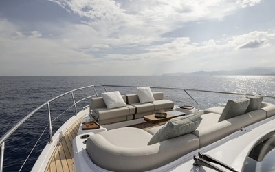 Azimut 62