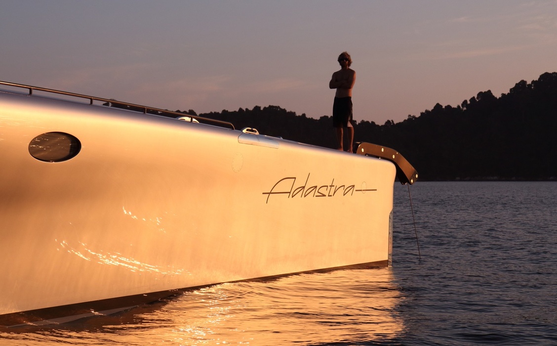 There are many reasons to part with a yacht and they are all different, but in this case it is impossible not to be surprised. The owner «of a waterflying saucer», do not judge strictly for a pun, for seven years has visited it everywhere where he wanted to go. Don't let «Adastra» stand idly by, do you? Really, let him drive the other one. Or the others.