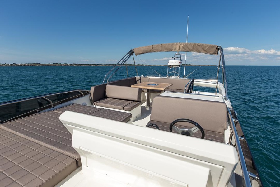 Flybridge size XXL Prestige 520