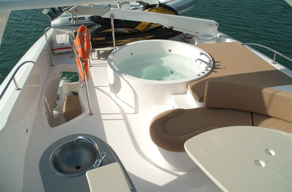 Gulf Craft Majesty 88