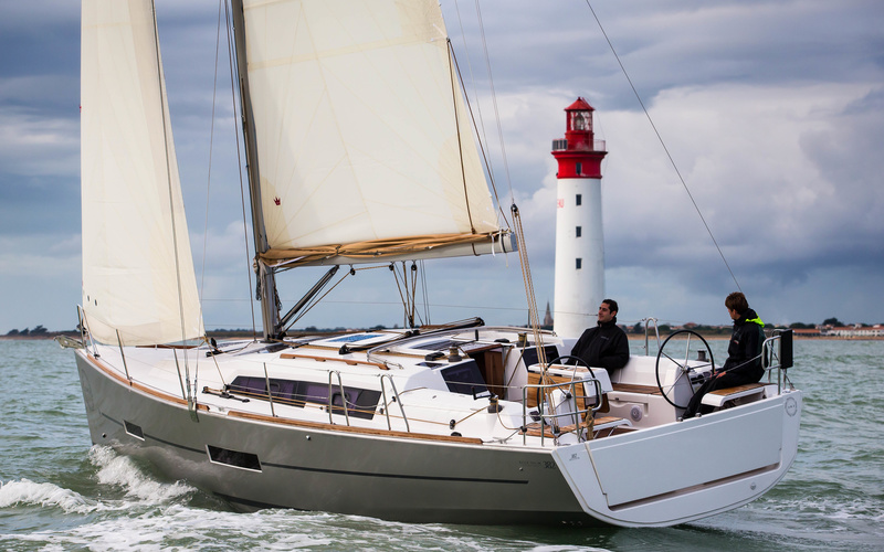 Dufour Grand Large 382