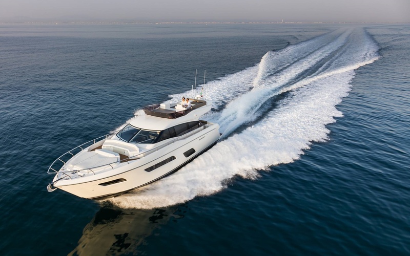 Ferretti 550