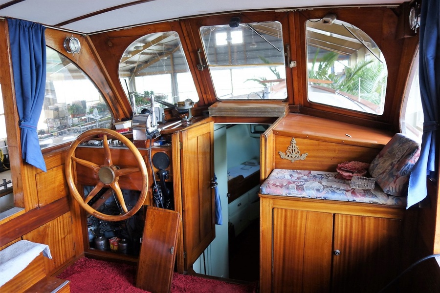 Feadship Ibis control post
