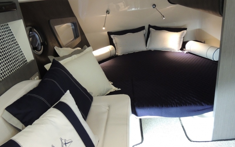 Triton 370