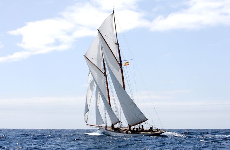Marin LuxurYachts Elena