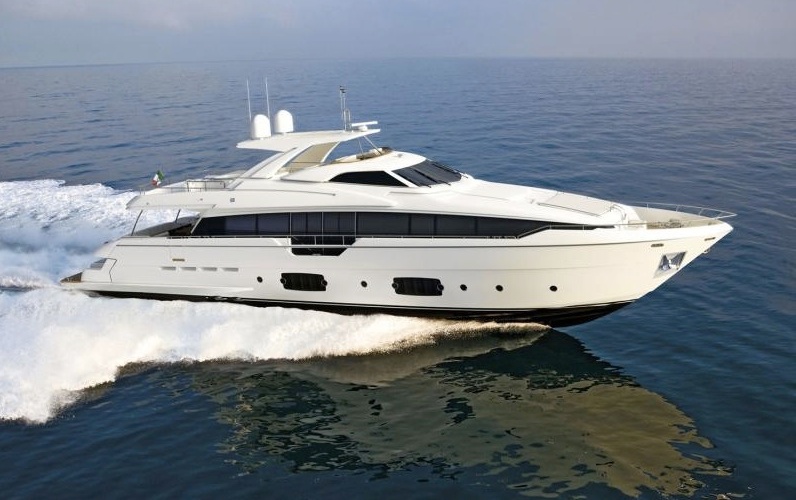 Ferretti 960